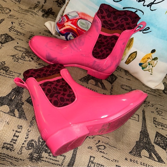 Coach NWOB!! Rivington Pink Rain Bootie Size 7 - Picture 9 of 13